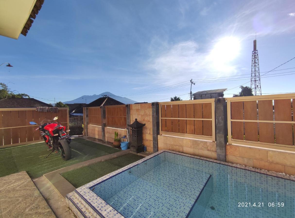 הוילה באטו Puncak Pinus And Pool מראה חיצוני תמונה