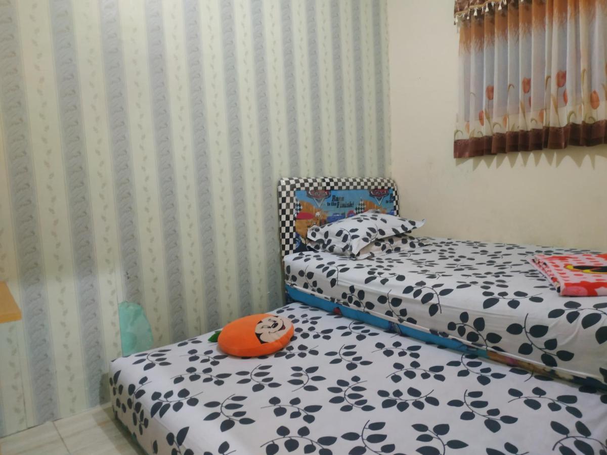 הוילה באטו Puncak Pinus And Pool מראה חיצוני תמונה