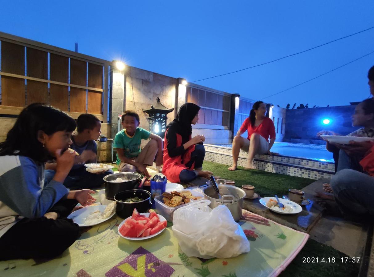 הוילה באטו Puncak Pinus And Pool מראה חיצוני תמונה