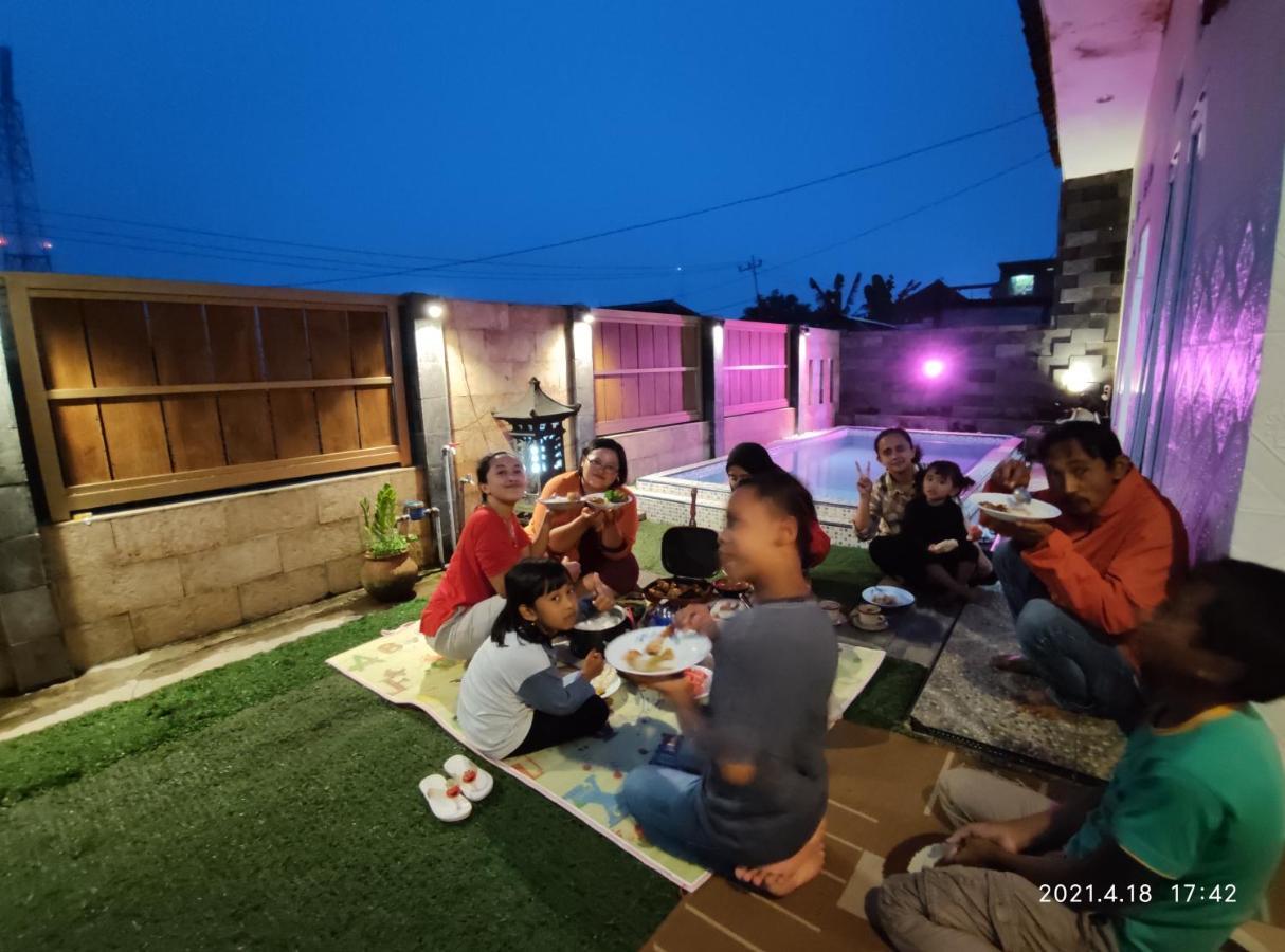 הוילה באטו Puncak Pinus And Pool מראה חיצוני תמונה