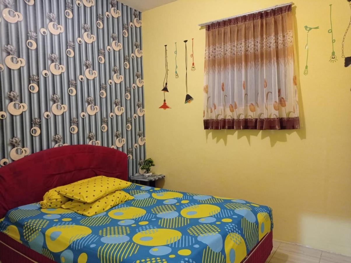 הוילה באטו Puncak Pinus And Pool מראה חיצוני תמונה
