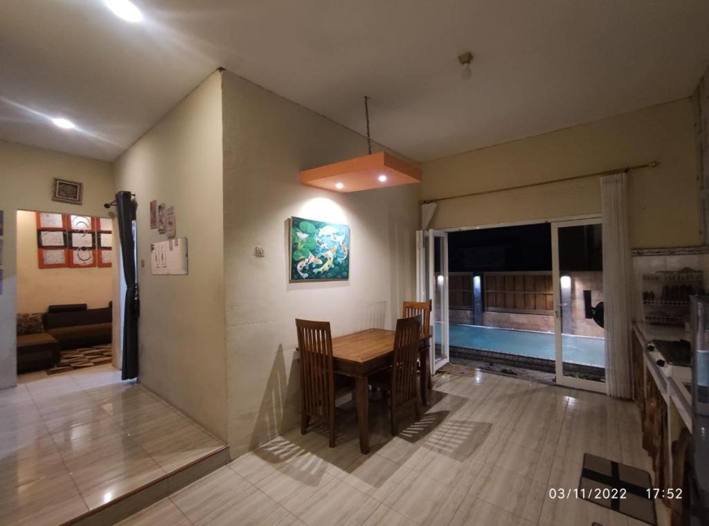 הוילה באטו Puncak Pinus And Pool מראה חיצוני תמונה